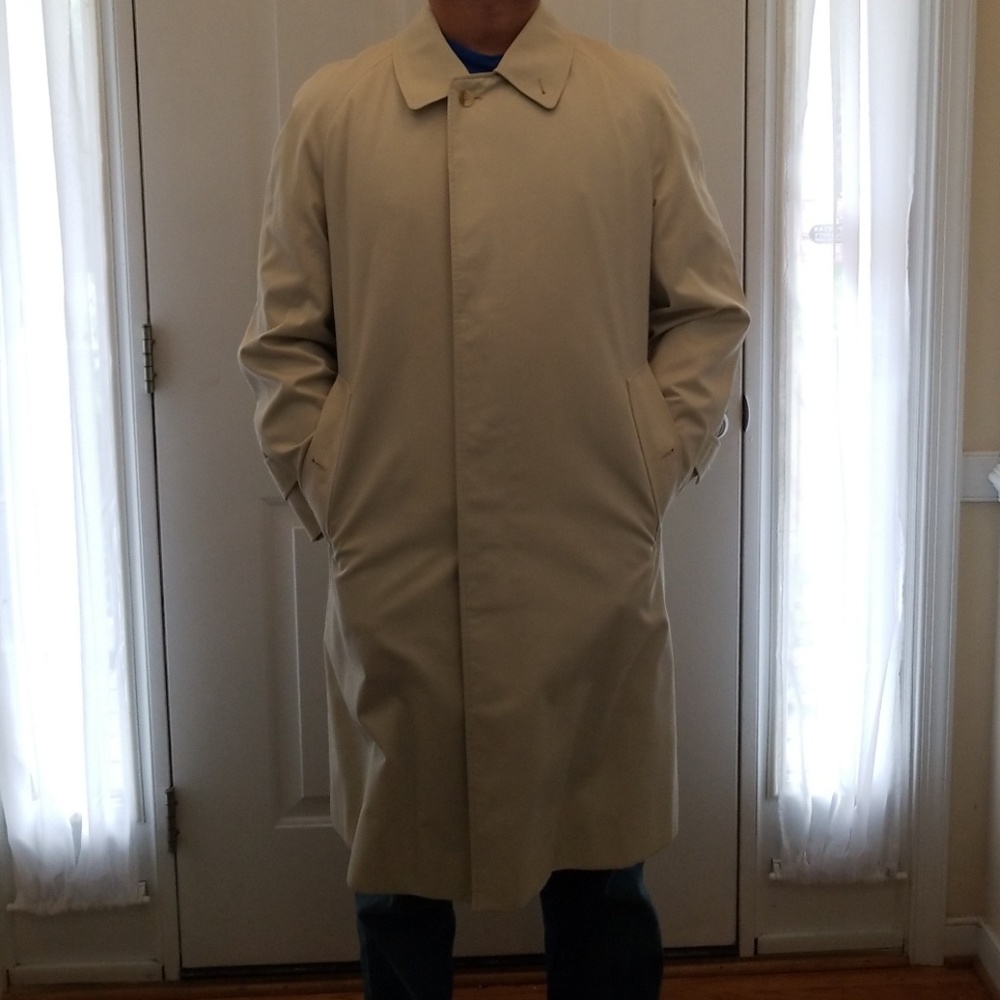 Burberry Collared Trench Coat with Lining
